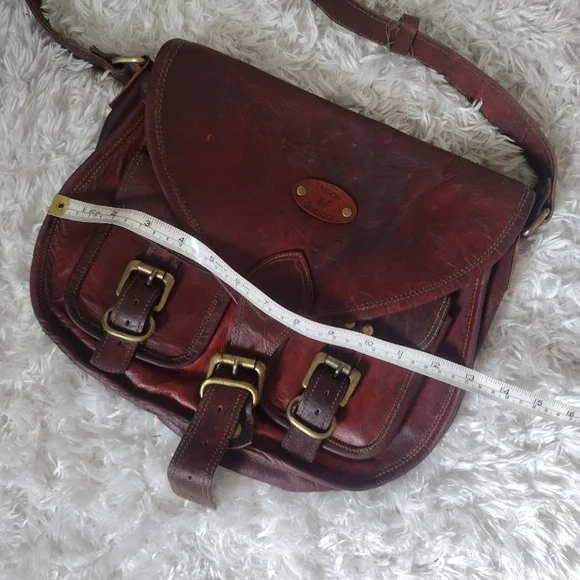 Urban Swaggr Leather Unisex Buckle Satchel Crossbody Bag - Picture 7 of 8